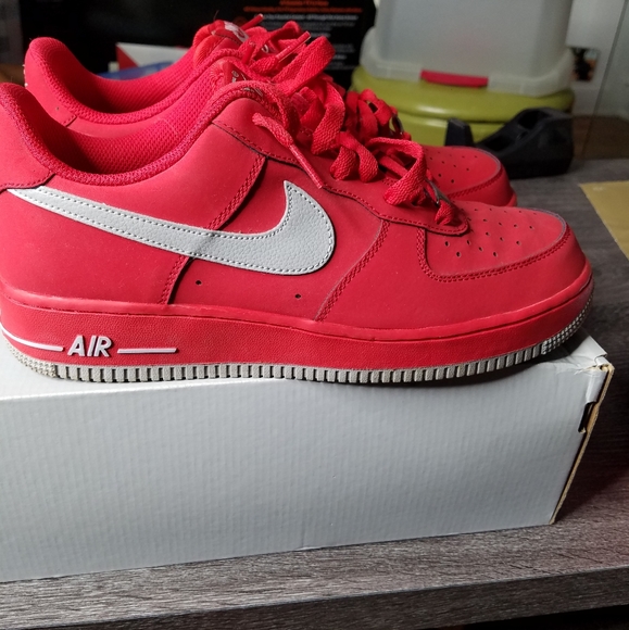 Nike Red Air Force One Size 8.5 - Picture 6 of 7